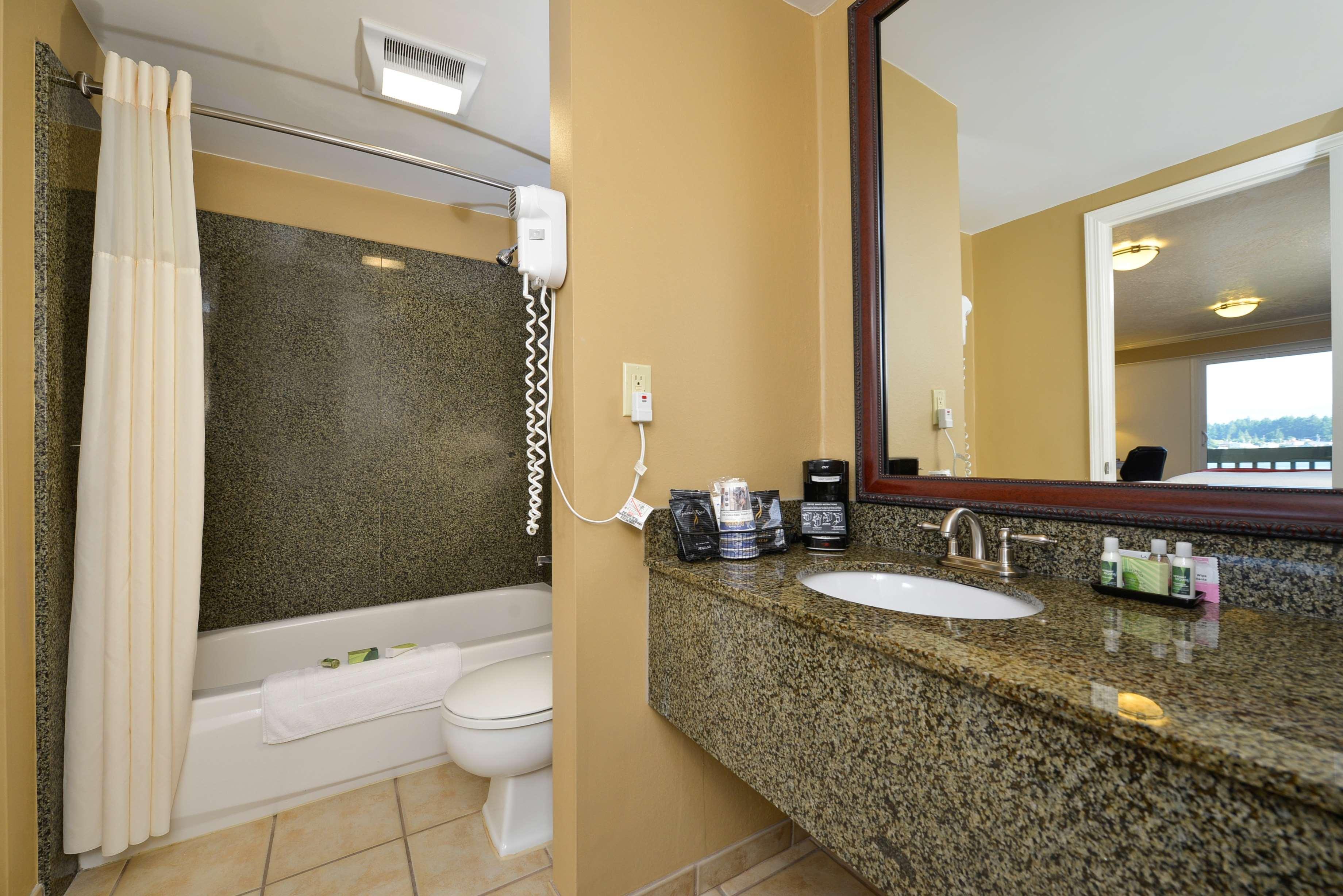 Best Western Pier Point Inn Флорънс Екстериор снимка